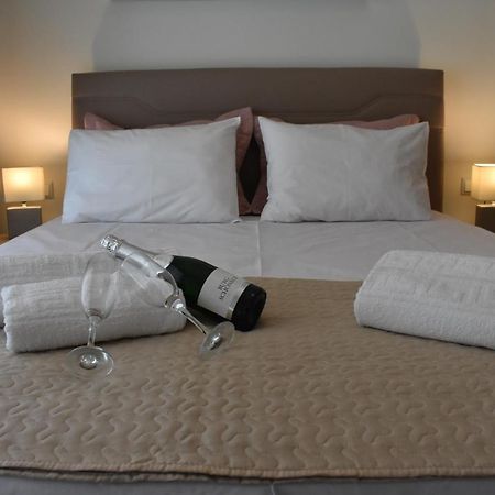 Chrysafenia & Leandros Downtown Apartment Kavala Bagian luar foto