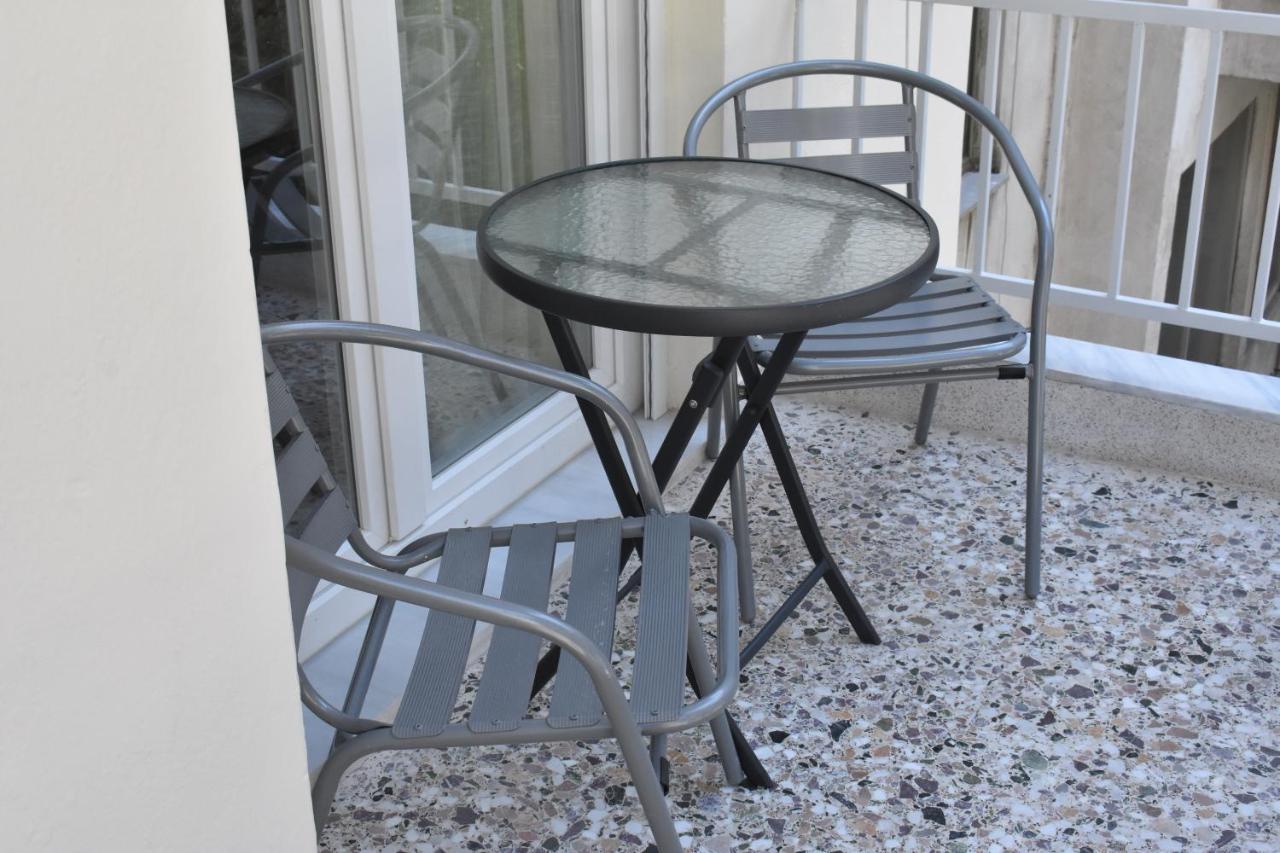 Chrysafenia & Leandros Downtown Apartment Kavala Bagian luar foto