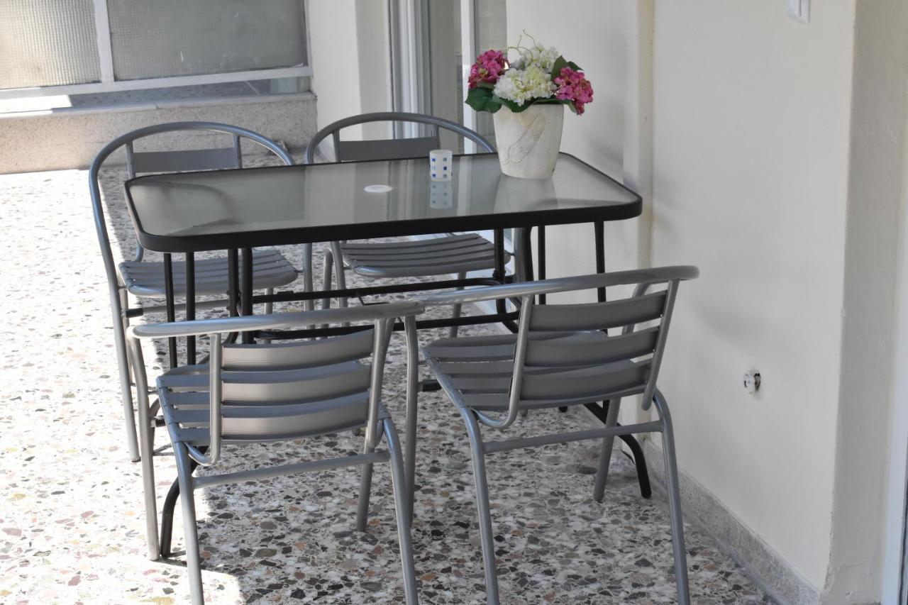 Chrysafenia & Leandros Downtown Apartment Kavala Bagian luar foto