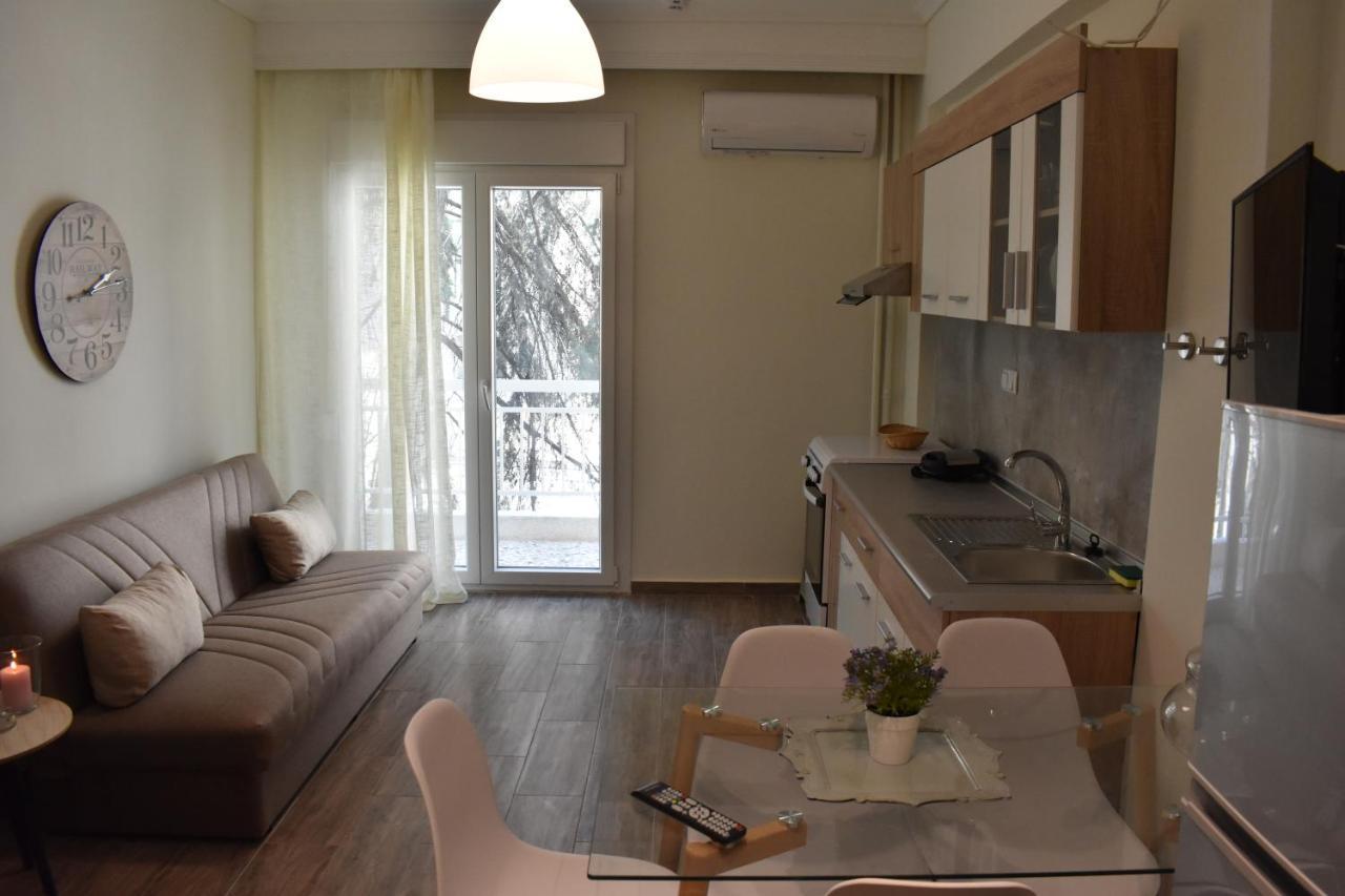 Chrysafenia & Leandros Downtown Apartment Kavala Bagian luar foto
