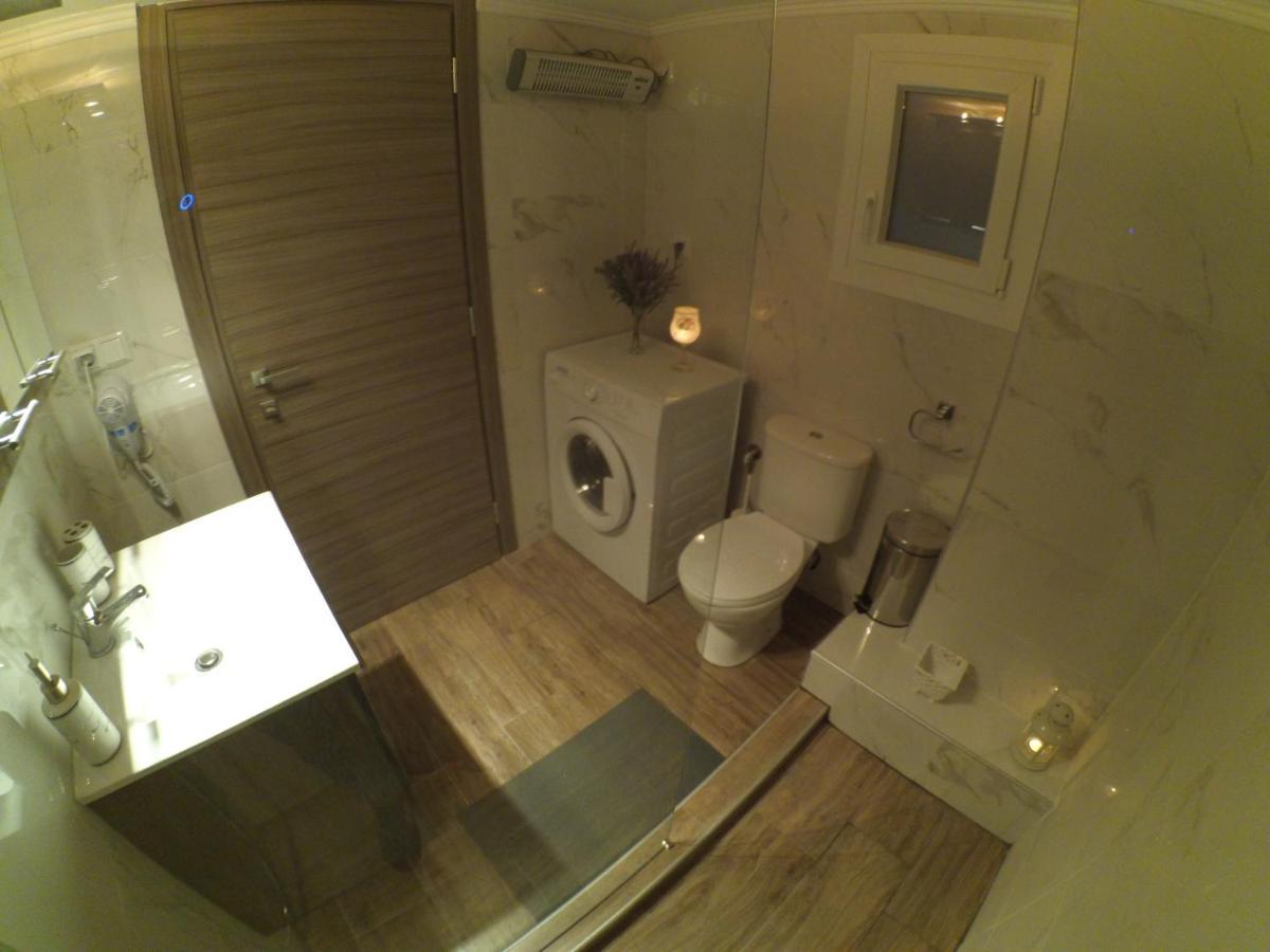 Chrysafenia & Leandros Downtown Apartment Kavala Bagian luar foto
