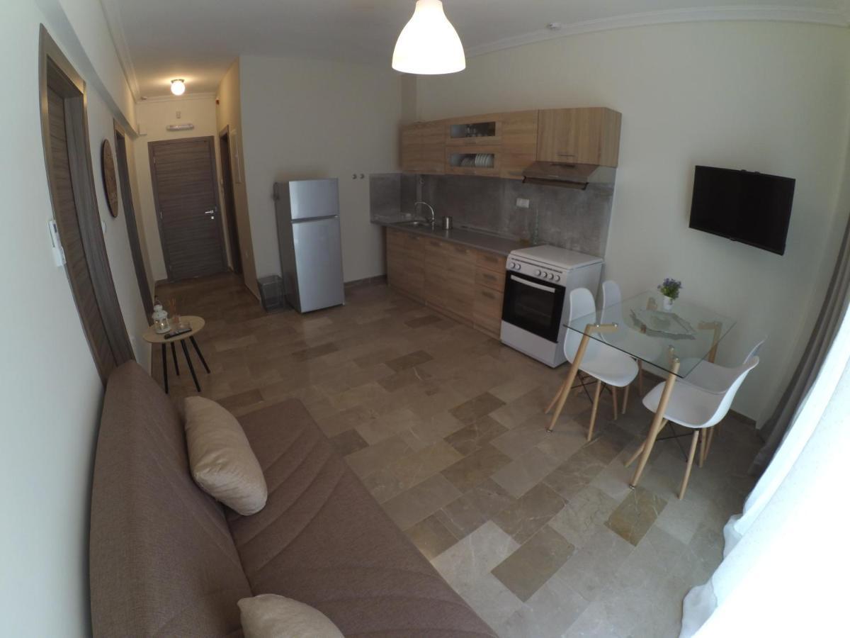 Chrysafenia & Leandros Downtown Apartment Kavala Bagian luar foto