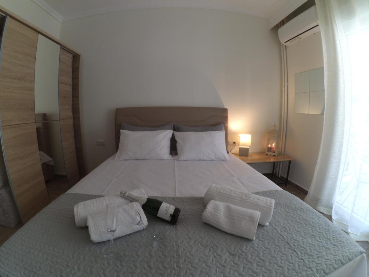 Chrysafenia & Leandros Downtown Apartment Kavala Bagian luar foto