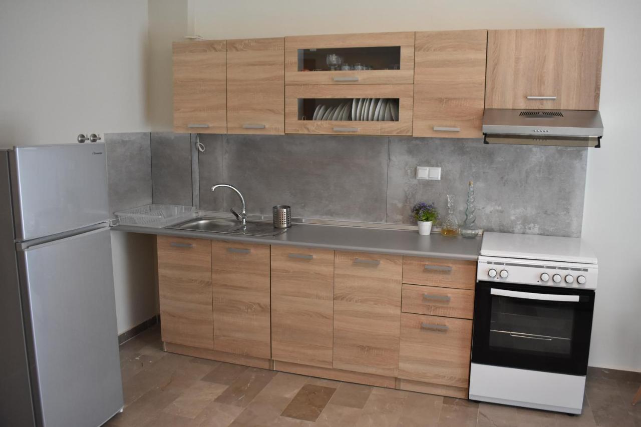 Chrysafenia & Leandros Downtown Apartment Kavala Bagian luar foto