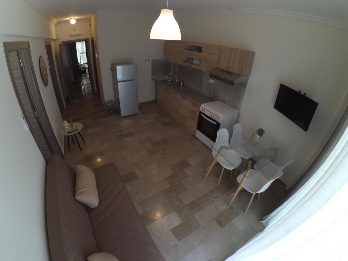 Chrysafenia & Leandros Downtown Apartment Kavala Bagian luar foto