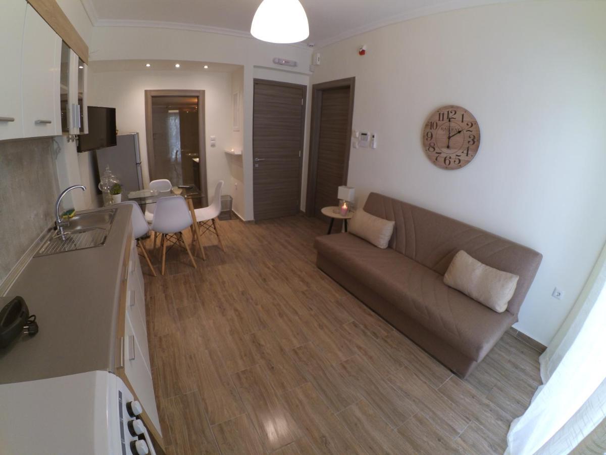 Chrysafenia & Leandros Downtown Apartment Kavala Bagian luar foto
