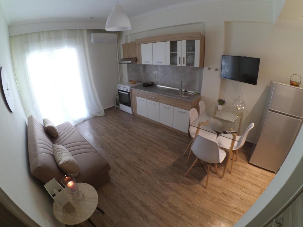 Chrysafenia & Leandros Downtown Apartment Kavala Bagian luar foto