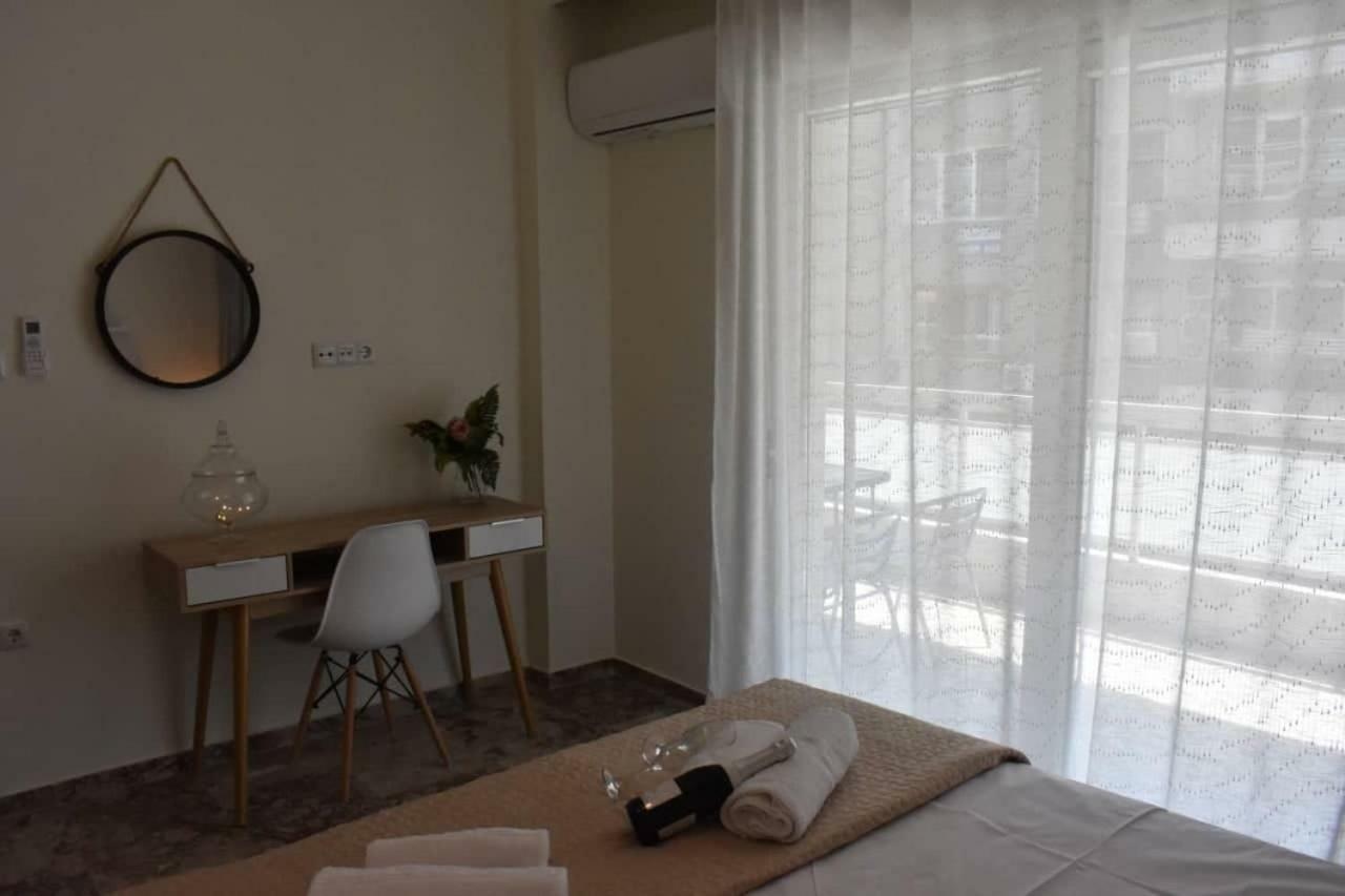 Chrysafenia & Leandros Downtown Apartment Kavala Bagian luar foto