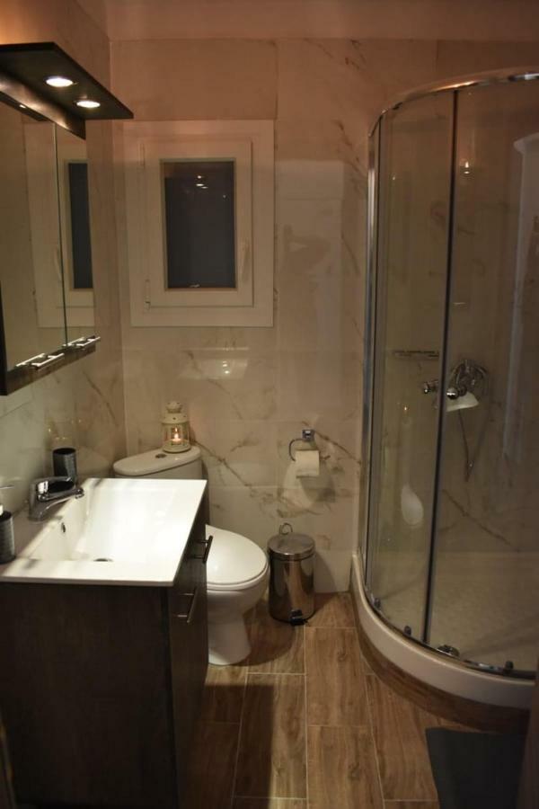 Chrysafenia & Leandros Downtown Apartment Kavala Bagian luar foto