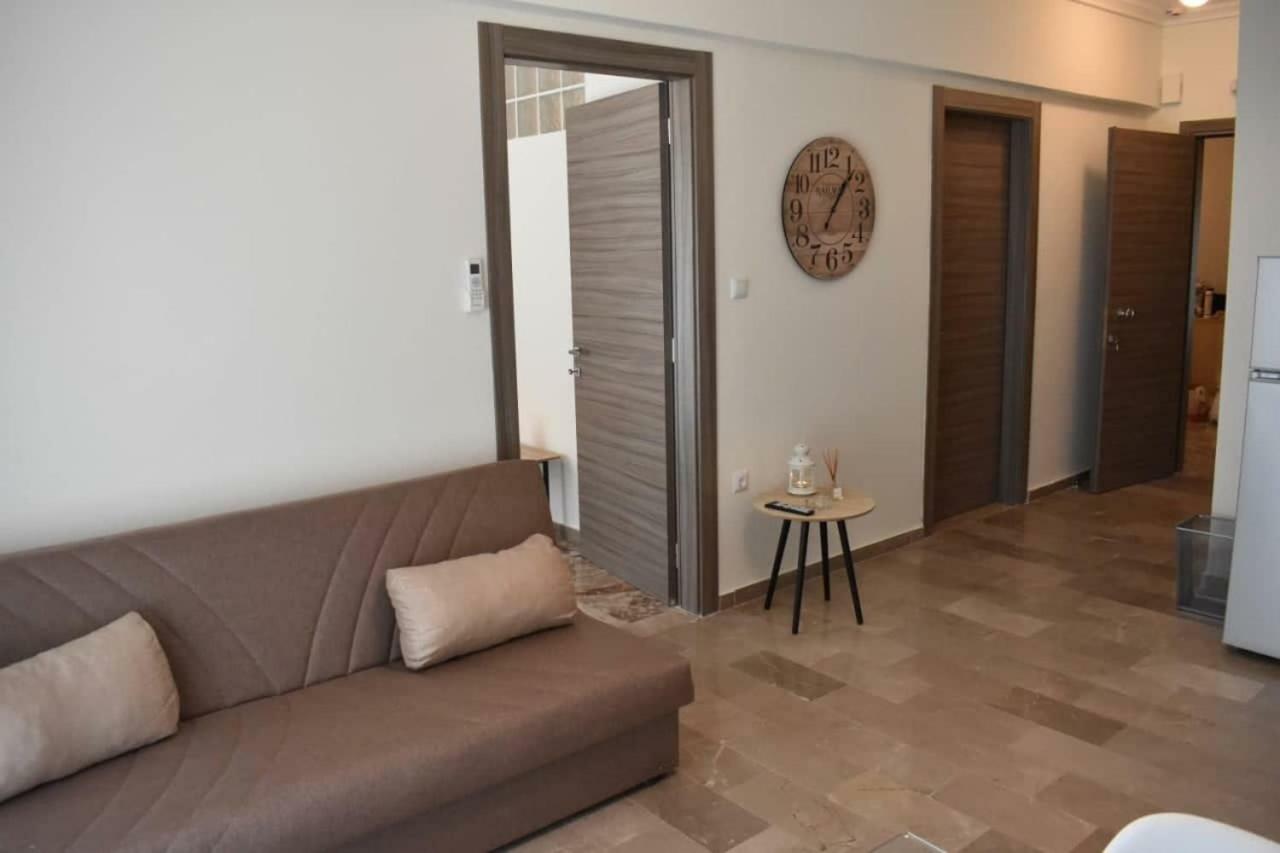Chrysafenia & Leandros Downtown Apartment Kavala Bagian luar foto